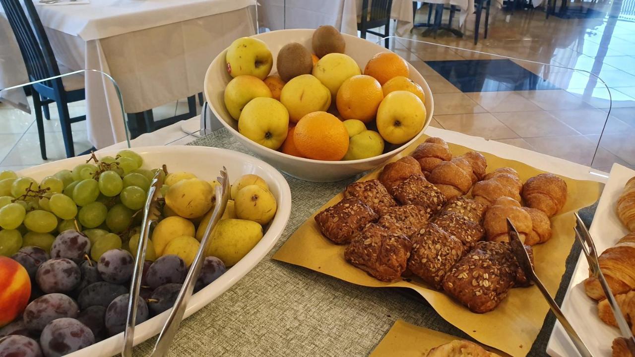 Hotel Gabbiano Cattolica Dış mekan fotoğraf