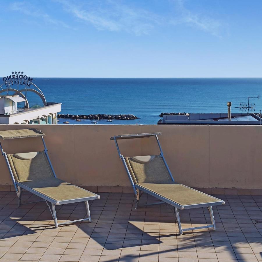 Hotel Gabbiano Cattolica Dış mekan fotoğraf
