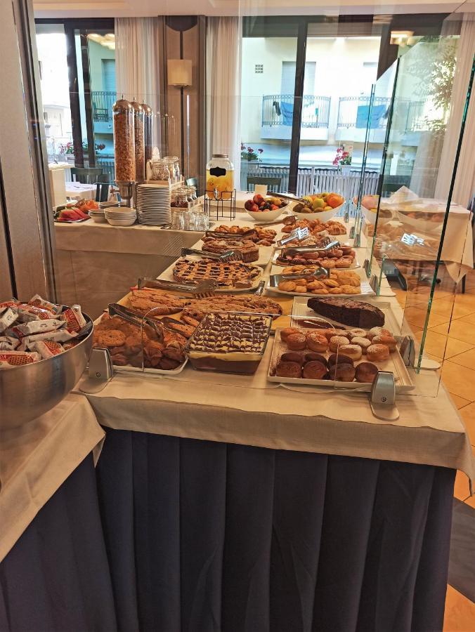 Hotel Gabbiano Cattolica Dış mekan fotoğraf