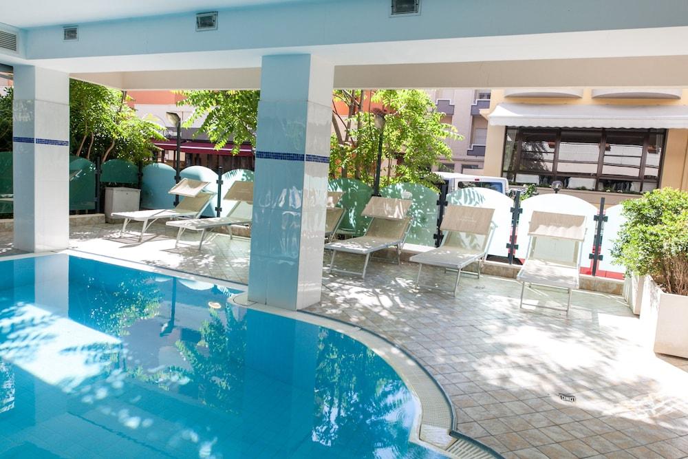 Hotel Gabbiano Cattolica Dış mekan fotoğraf