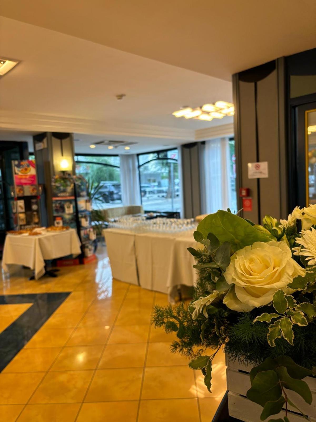 Hotel Gabbiano Cattolica Dış mekan fotoğraf